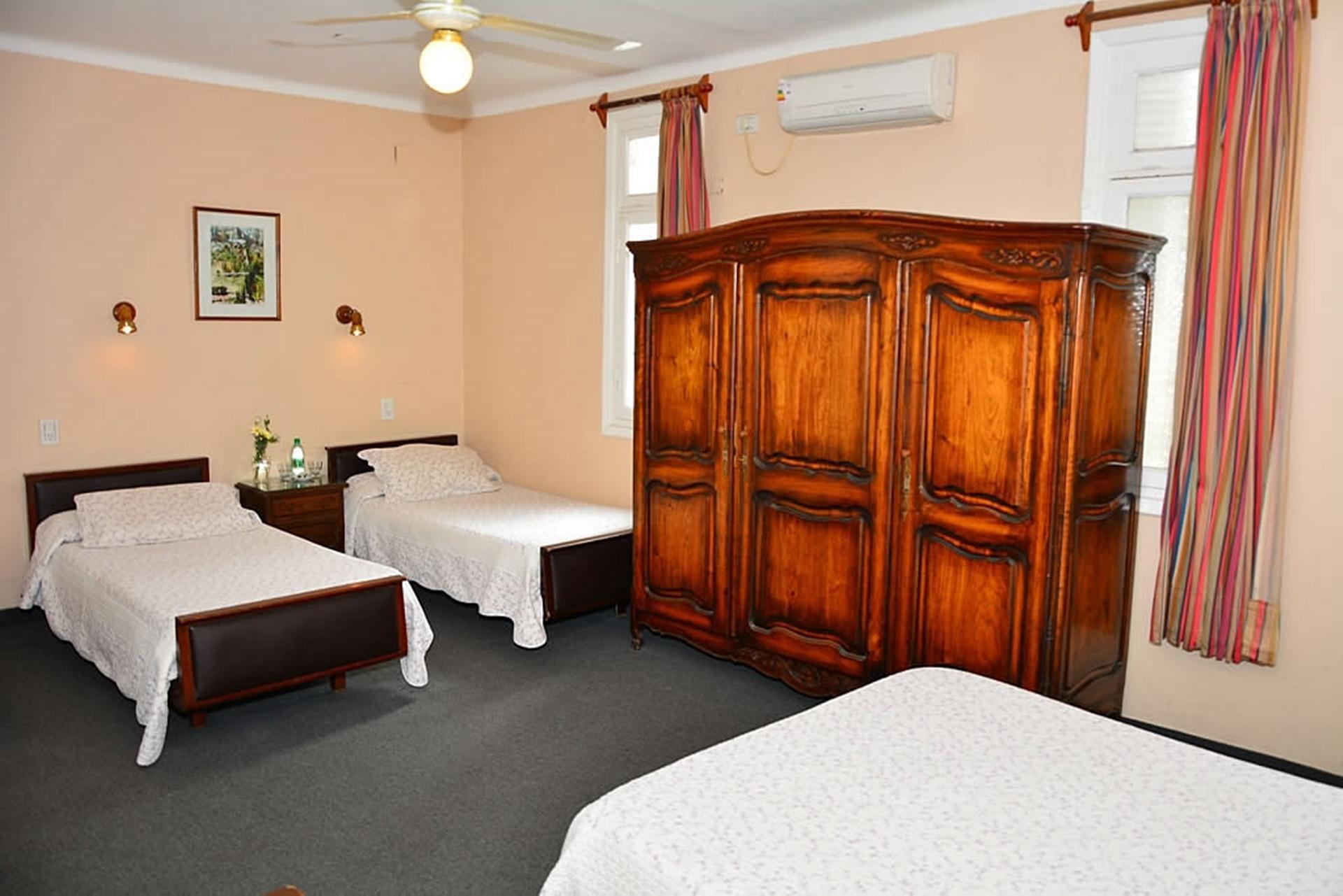 Hotel Colonial Salta Bagian luar foto