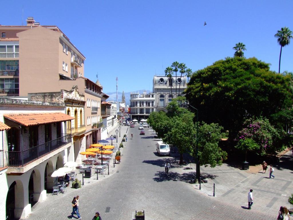 Hotel Colonial Salta Bagian luar foto